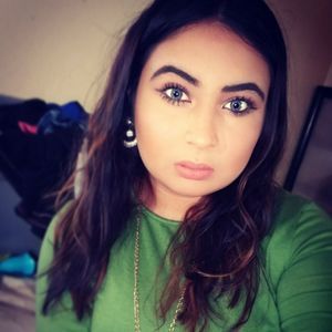 Meet your Posher, Crystal